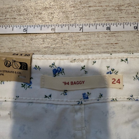 Levi’s Floral 94’ Baggy Cargo Pants - Picture 5 of 11